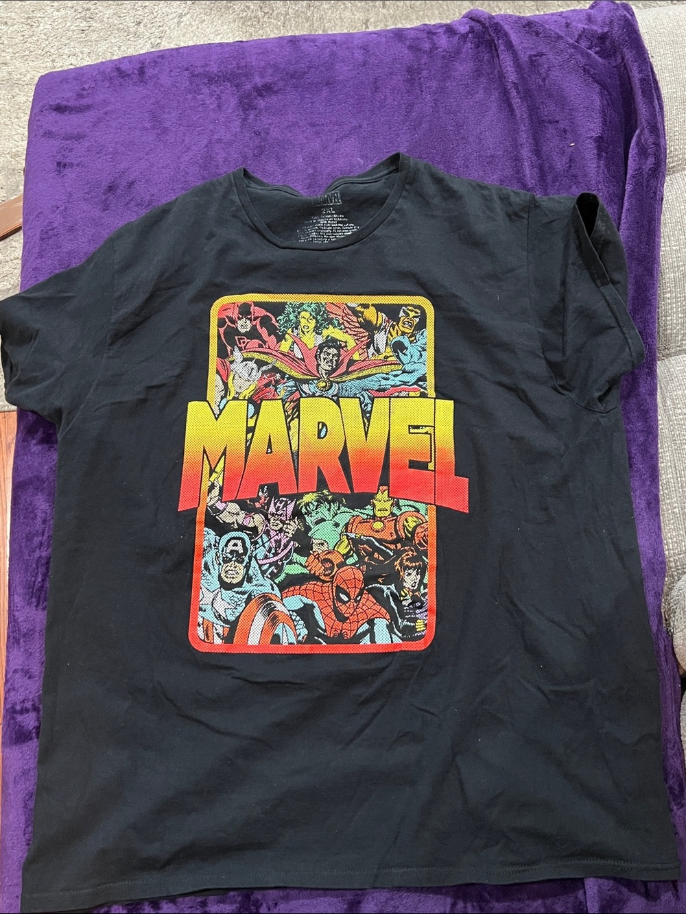 Marvel Comics black t-shirt Graphic Tee - Classic Marvel Logo